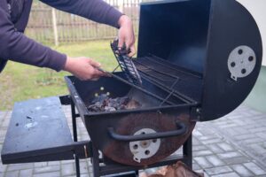 Barbecue grill cleaning | Bar-B-Clean